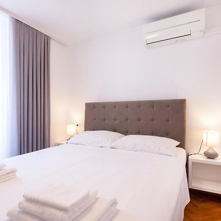 Apartmaji Pri Perotu إيزولا المظهر الخارجي الصورة