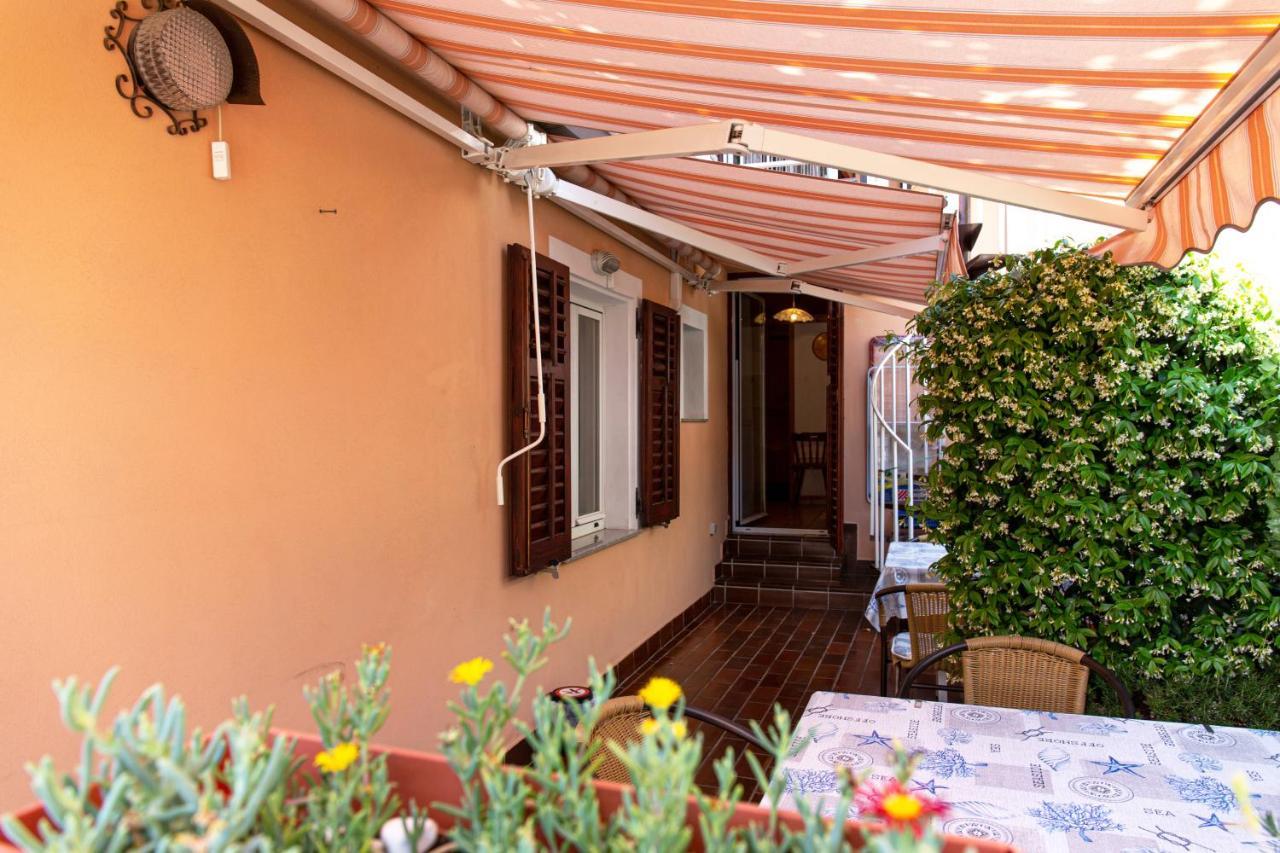 Apartmaji Pri Perotu إيزولا المظهر الخارجي الصورة