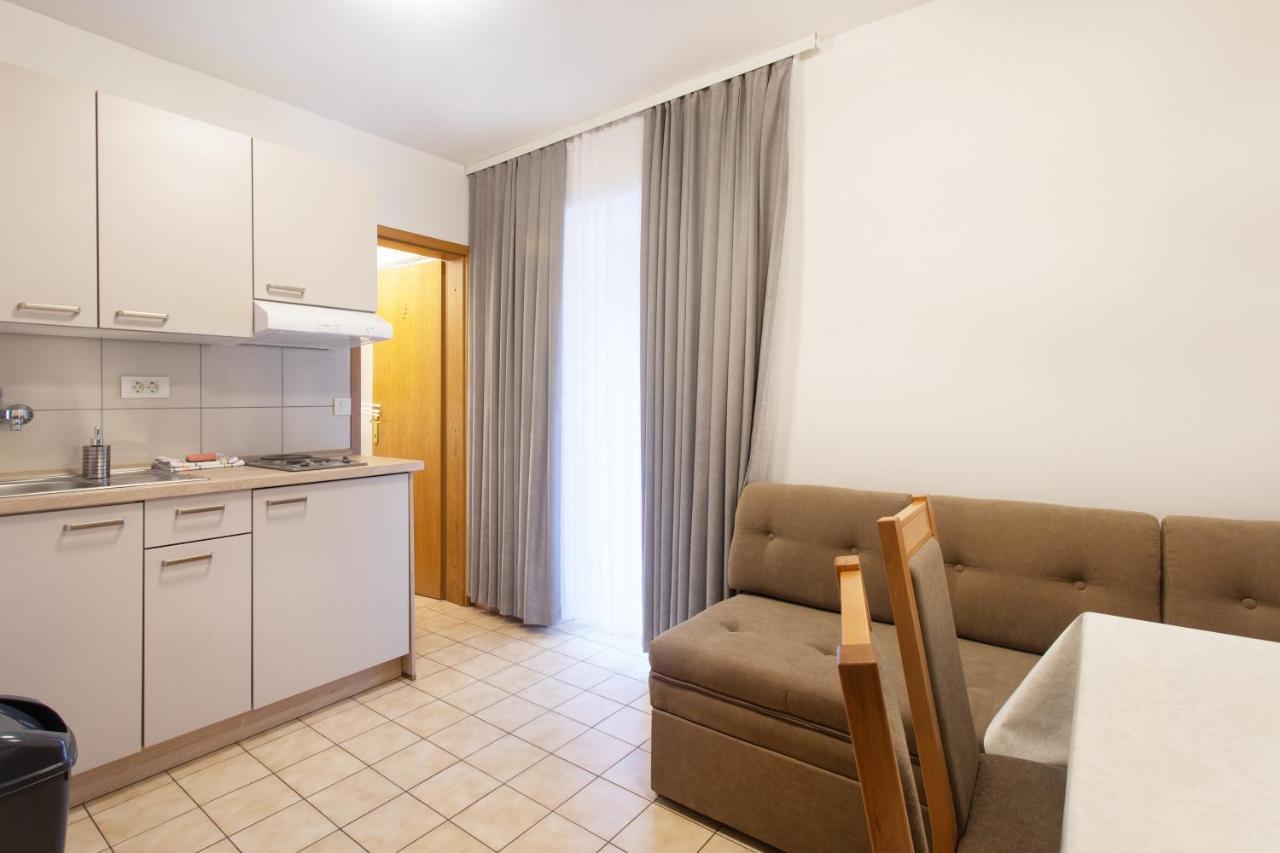 Apartmaji Pri Perotu إيزولا المظهر الخارجي الصورة
