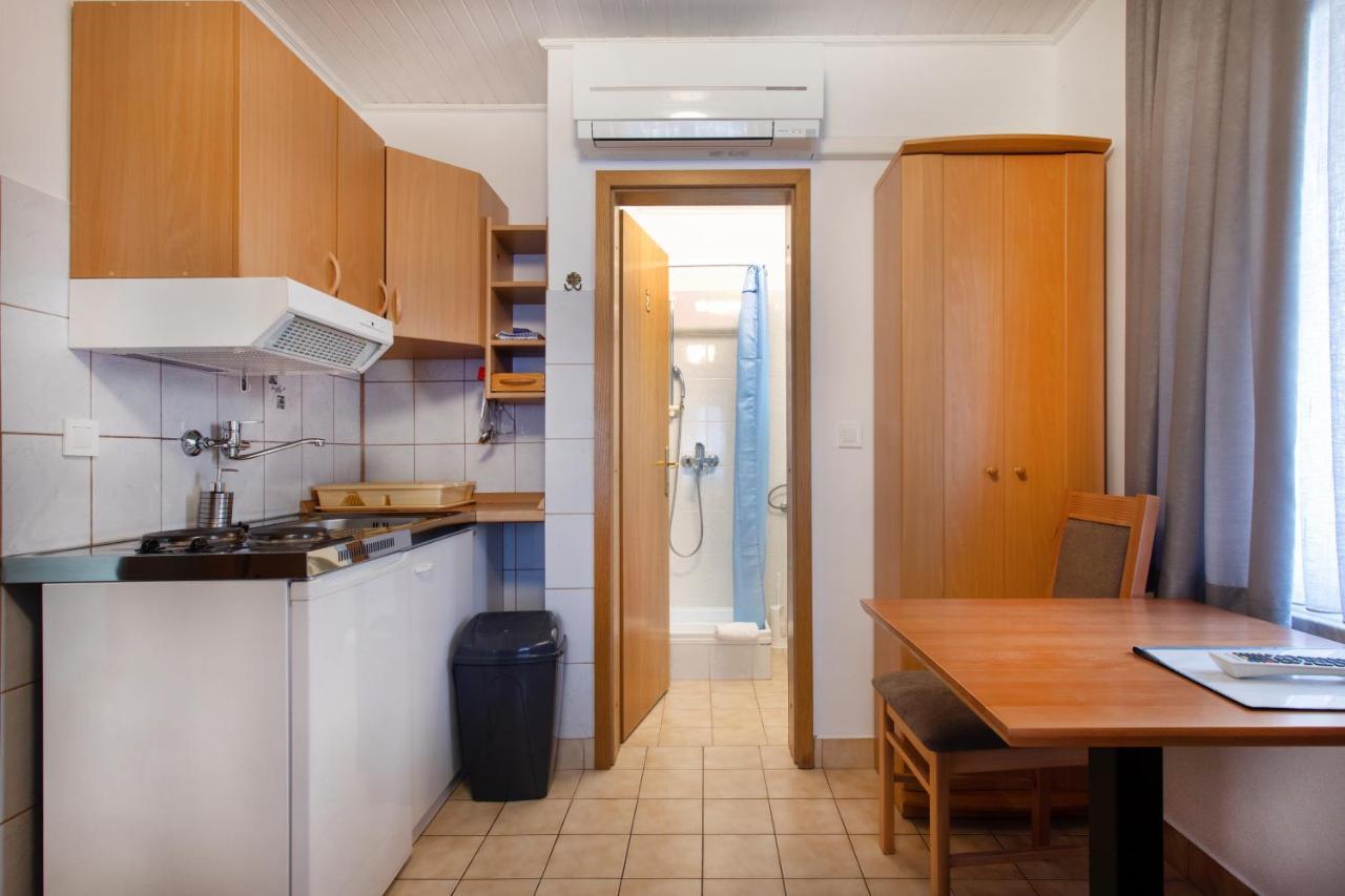 Apartmaji Pri Perotu إيزولا المظهر الخارجي الصورة