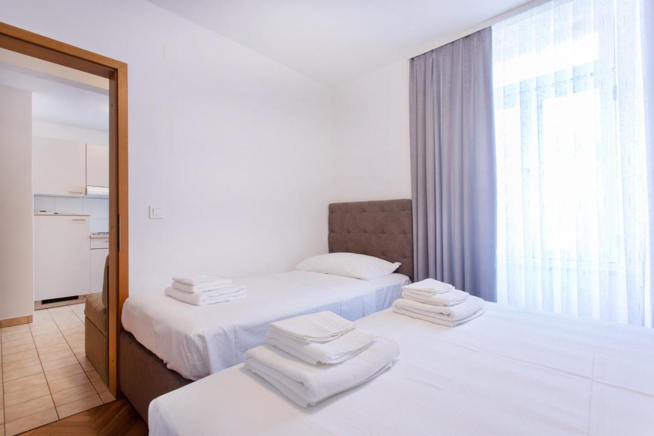 Apartmaji Pri Perotu إيزولا المظهر الخارجي الصورة